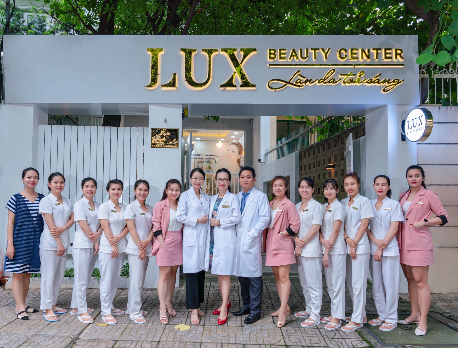 Viện thẩm mỹ Da Liễu công nghệ cao Lux Beauty Center 